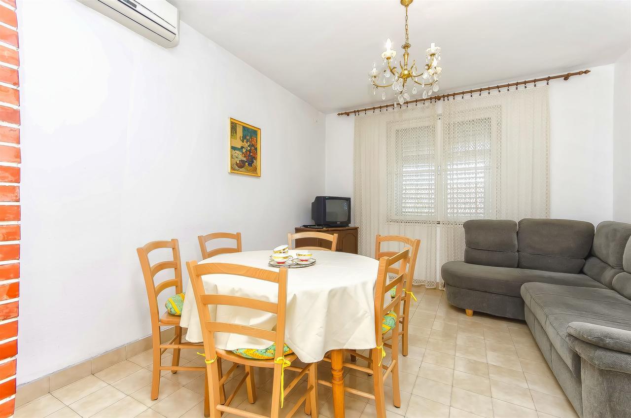 Apartment Niko Водице Екстериор снимка
