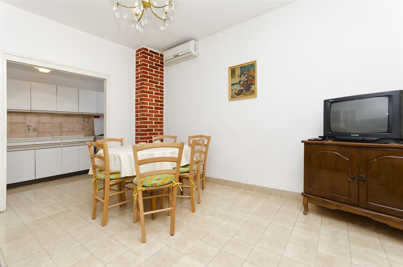 Apartment Niko Водице Екстериор снимка