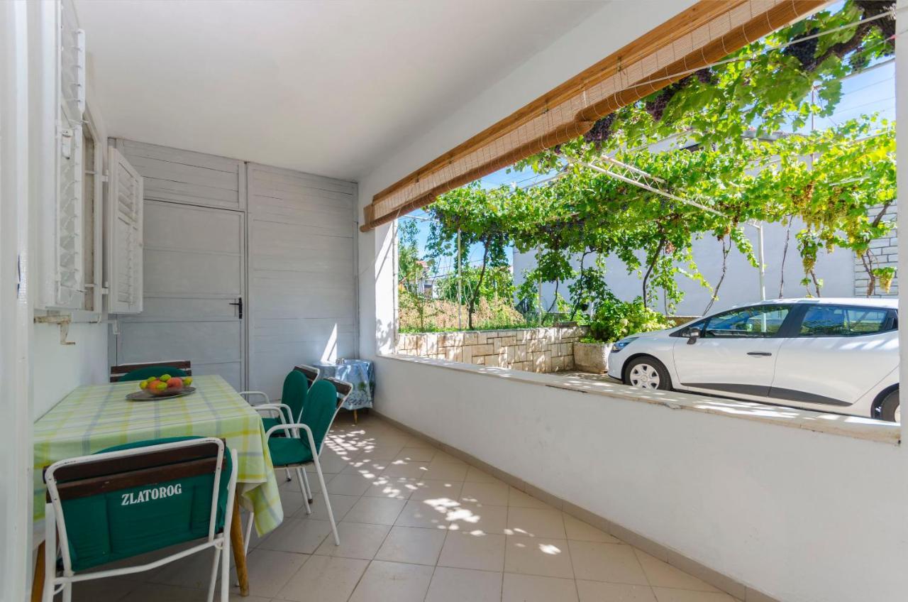 Apartment Niko Водице Екстериор снимка
